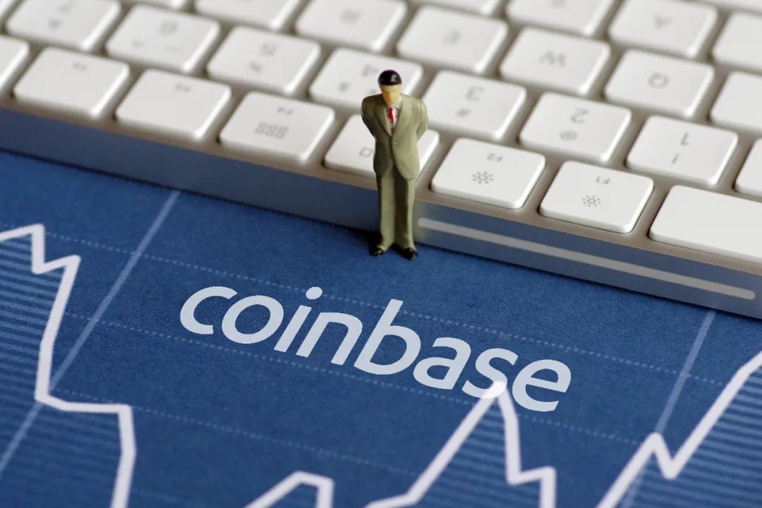 Coinbase高管观察，主权财富基金对比特币积极进军与散户退出趋势分析