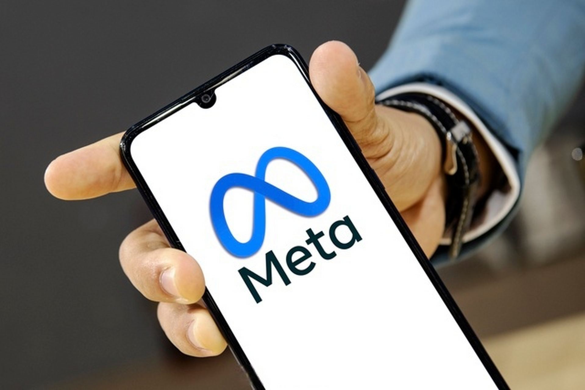 Meta获得欧盟监管机构批准使用社交媒体内容训练AI，开启智能新时代的新篇章